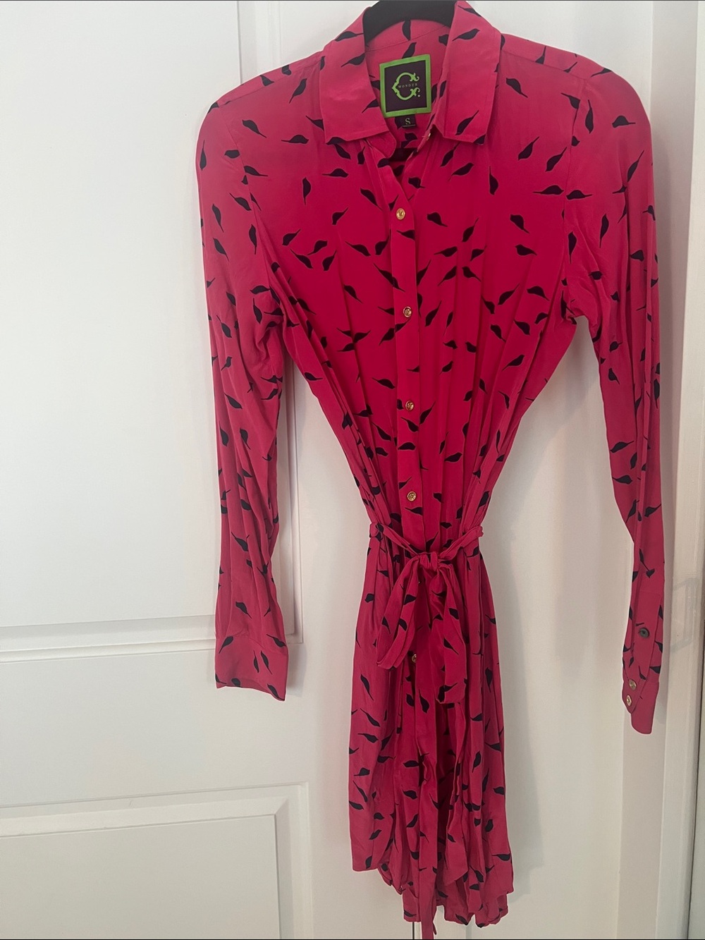 Bloomingdale's Hot Pink silk Button-Front Shirt Dress w/ black bird Print small